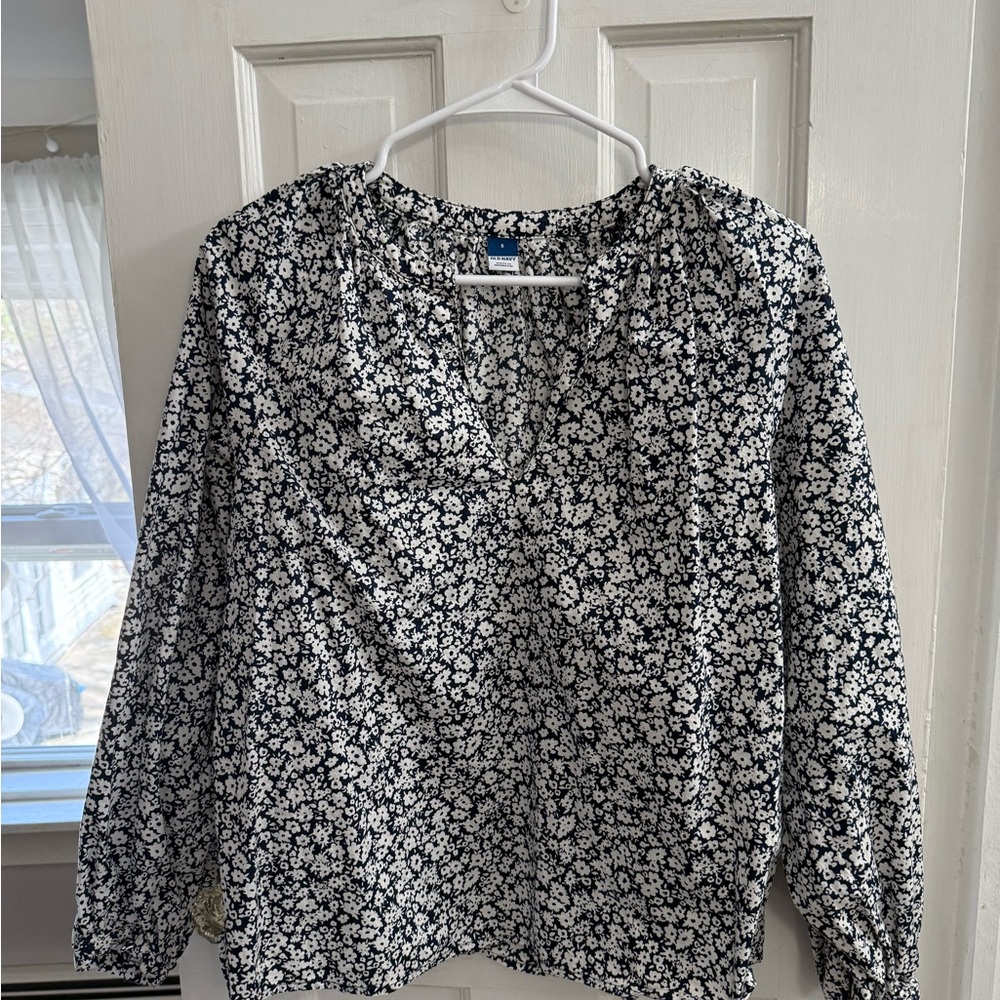 Old Navy Floral Blue and White Blouse